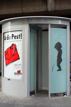 Urinario de diseño en Dusseldorf, Alemania
