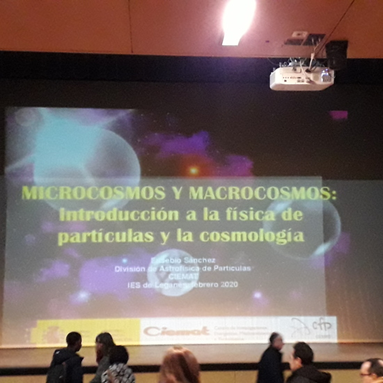 Conferencia Cosmología Título