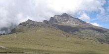 Los pies del Iztaccihuatl vistos desde el Paso de Cortés (3900m)