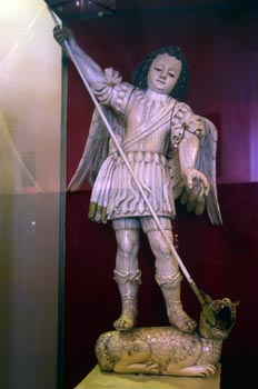 Estatua de San Miguel - Badajoz