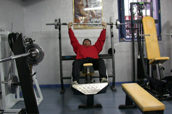 Hacer ejercicio (pesas)