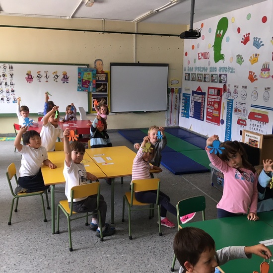 2018_06_25_Los pulpos despiden el curso con llaveros para el verano... 7