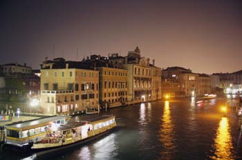 Vaporetto de noche, Venecia