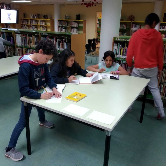 2019_04_04_Quinto visita la Biblioteca de Las Rozas_CEIP FDLR_Las Rozas 2