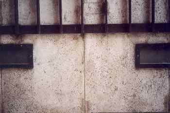 Borde de barandilla metálica