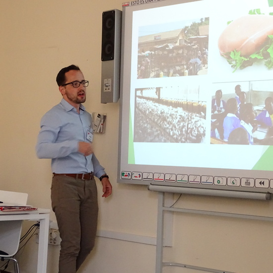 Nuevas metodologías para la enseñanza de Europa:¡Esto no va de tratados! 9 Junio. Edgars Berzins 4