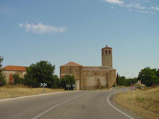 Vista de iglesia en Fresno del Torote
