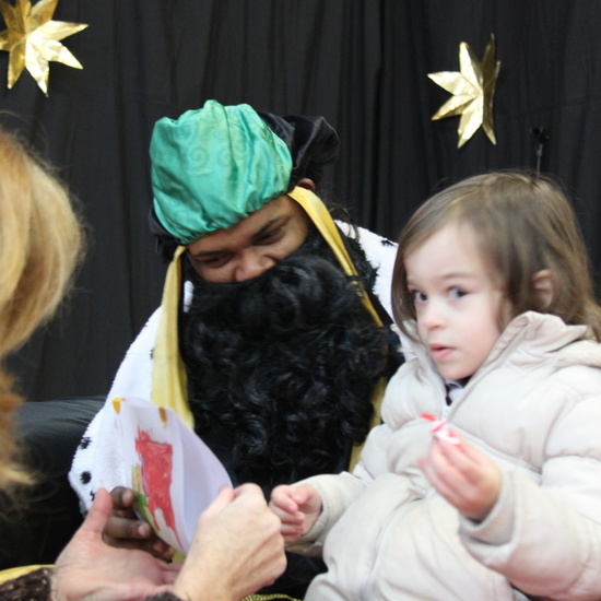 Visita de sus Majestades los Reyes Magos al colegio Luis Bello en moto 2018 33