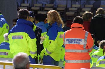 Homenaje a los servicios de emergencia en la Puerta del Sol, Mad