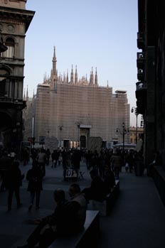 Fachada del Duomo en restauración, Milán