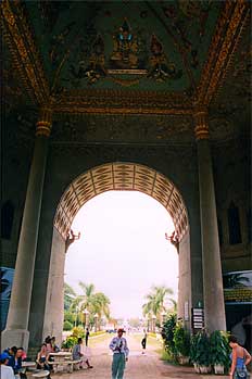 Vista interior del Patuxai. Arco interior, Laos