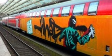 Tren en Colonia con un grafiti, Alemania