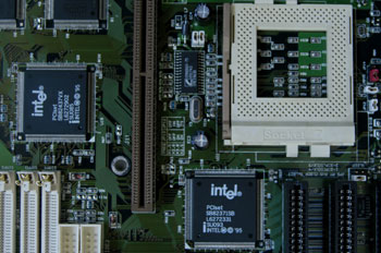 Controladores CHIPSETS (Northbridge y Southbridge). Detalle 2