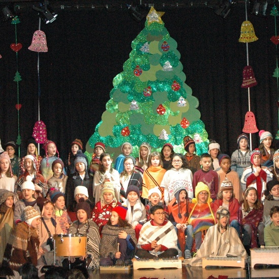 UNIENDO MUNDOS EN NAVIDAD. FESTIVAL 18 1