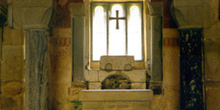Capilla mayor de la iglesia de San Salvador de Valdediós, Villav