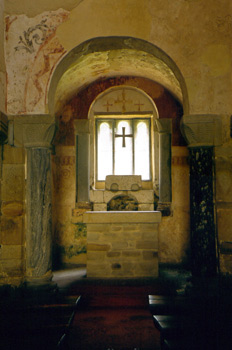 Capilla mayor de la iglesia de San Salvador de Valdediós, Villav