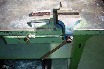 Tornillo de banco y mordazas de protección