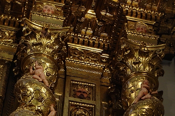 Fuste adornado con zarcillos, Huesca