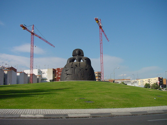 Escultura de la Menina en Alcobendas