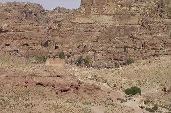 Vista panorámica de la entrada de Petra, Jordania