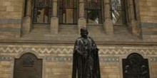 Estatua de Richard Owen, Londres