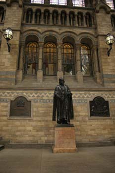 Estatua de Richard Owen, Londres