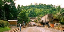 Vistas del templo en la montaña. Luang Prabang, Laos