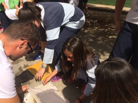 2017_04_21_JORNADAS EN TORNO AL LIBRO_TALLER PAPEL RECICLADO_5º Y 6º 26