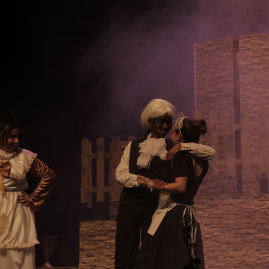 La Bella y la Bestia - Musical del Grupo de Teatro del IES Nicolás Copérnico 14