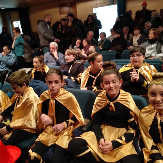 Instantes previos a la actuación de carnaval 16