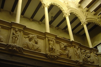 Patio renacentista del Ayuntamiento de Huesca