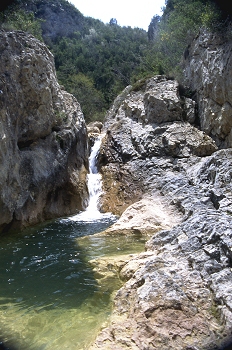 Salto de agua en Sierra de Guara