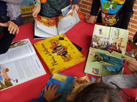 2017_10_31_TALLER DE LECTURAS MONSTRUOSAS EN EL PATIO 2