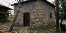 Edificio del pisón o molín de rabilar, Museo del Pueblo de Astur