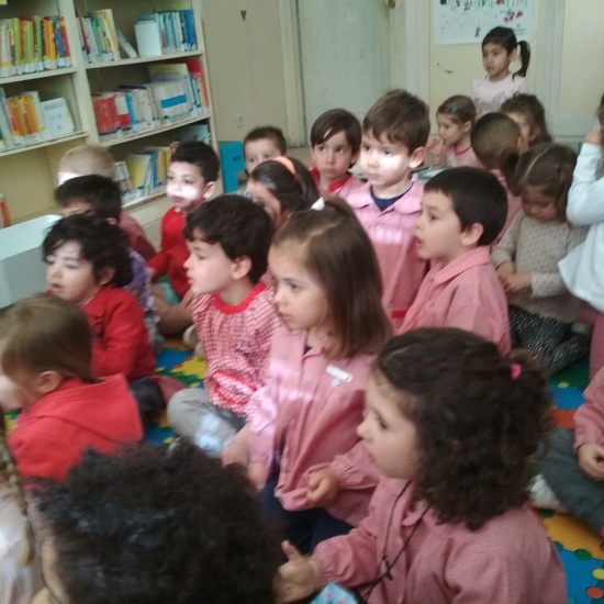 BIBLIOTECA LLENA DE SUEÑOS (4)