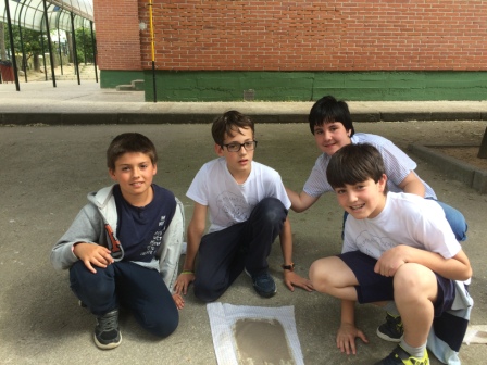 2017_04_21_JORNADAS EN TORNO AL LIBRO_TALLER PAPEL RECICLADO_5º Y 6º 4