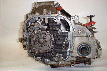 Caja de cambios transversal automática. Vista caja de válvulas