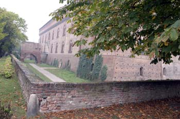 Fachada Este del Castello Visconteo, Pavia