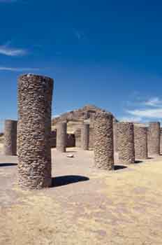 Salón de las columnas en el conjunto arqueológica de La Quemada,