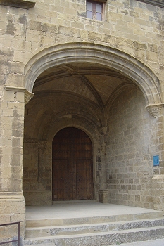 Portada de la Iglesia de San Martín, Uncastillo, Zaragoza