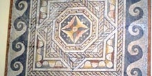 Mosaico geométrico polícromo, Museo Arqueológico Provincial - Ba