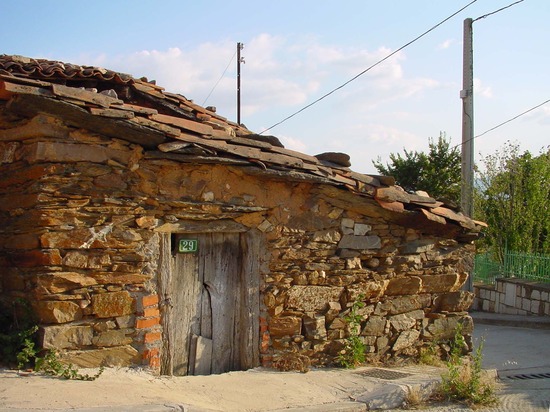 Casa de piedra en Robledillo de la Jara