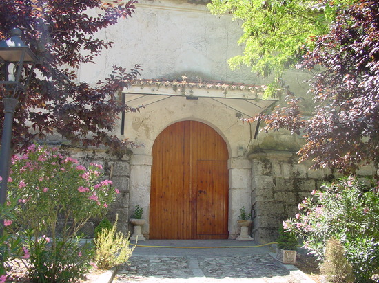 Puerta de iglesia en Valverde de Alcalá