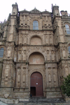 Vista parcial de la fachada, Catedral de Plasencia, Cáceres