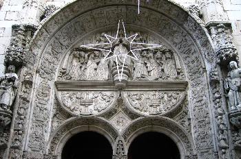 Puerta de la Iglesia Conceiçao Velha, Alfama, Lisboa, Portugal