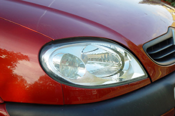 Faro delantero de automóvil