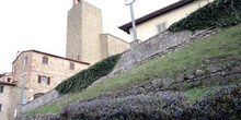 Panorámica del pueblo y baptisterio, Vinci