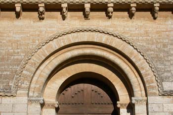 Detalle de la fachada de la Iglesia de San Martín, Frómista, Pal