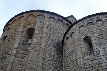 Ventanas acristaladas. Iglesia de Roda de Isábena, Huesca