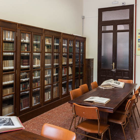 IES_ISABELLACATOLICA_EDIFICIO_031